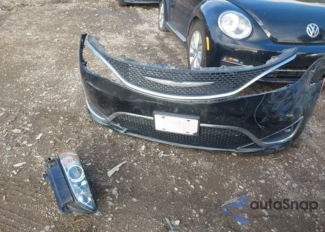 2018 Chrysler Pacifica Touring L z USA, uszkodzony, nr VIN 2C4RC1BG8JR261396